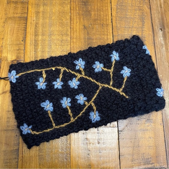 NWT Andes Gifts Alpaca Blend Floral Ear Warmer Headband Flowers Black Blue Knit - Picture 2 of 8